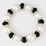 Oversize Pearl Stretch Bracelet